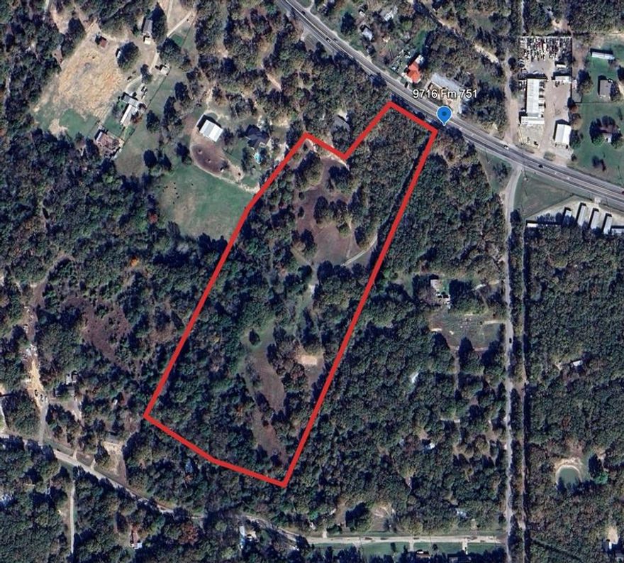 Stunning 14.78 acres of towering mature oaks and rolling park-like terrain just minutes from Lake Tawakoni in Hunt County, outside Quinlan city limits. Scenic gravel drive leads you from the gated entry through this gorgeous, heavily wooded tract to an existing home and garage which could be restored or removed. Storage shed, two additional pad sites ready for mobile or manufactured homes or RVs, two aerobic septic systems, one conventional septic, two co-op water meters, and three electric meters in place.This stunning property is ideal for a private estate, family compound, multiple homesites, small development, or recreational or hunting retreat. Previously under contract as an RV or mobile home park. Abundant wildlife, ultimate privacy, seasonal meandering creek and rare beauty.