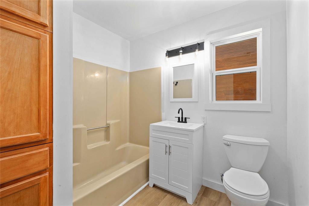 WILLIAM LEE - Residential