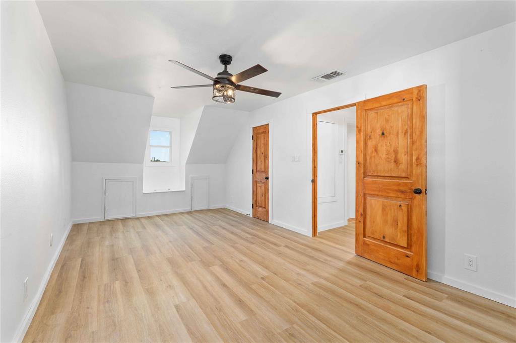 WILLIAM LEE - Residential