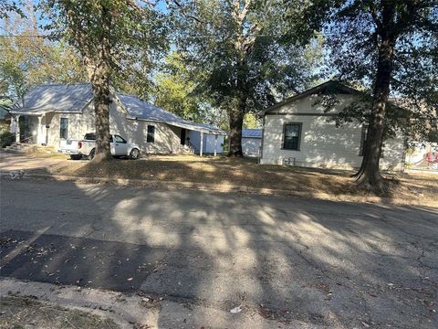 A home in Sulphur Springs