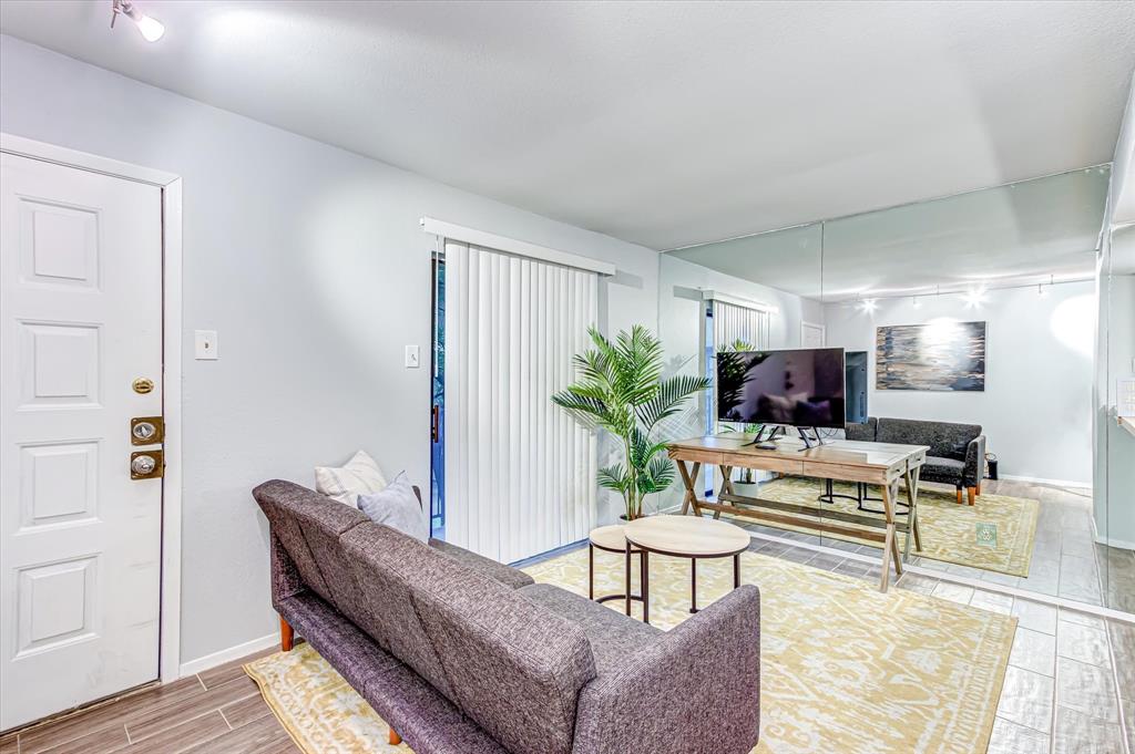 1810 N Garrett Avenue 222