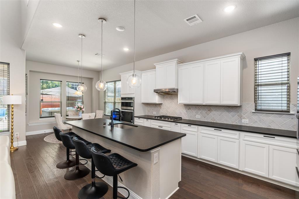 6112 Lipan Lane