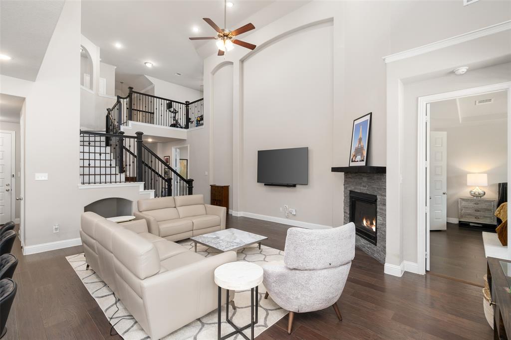 6112 Lipan Lane