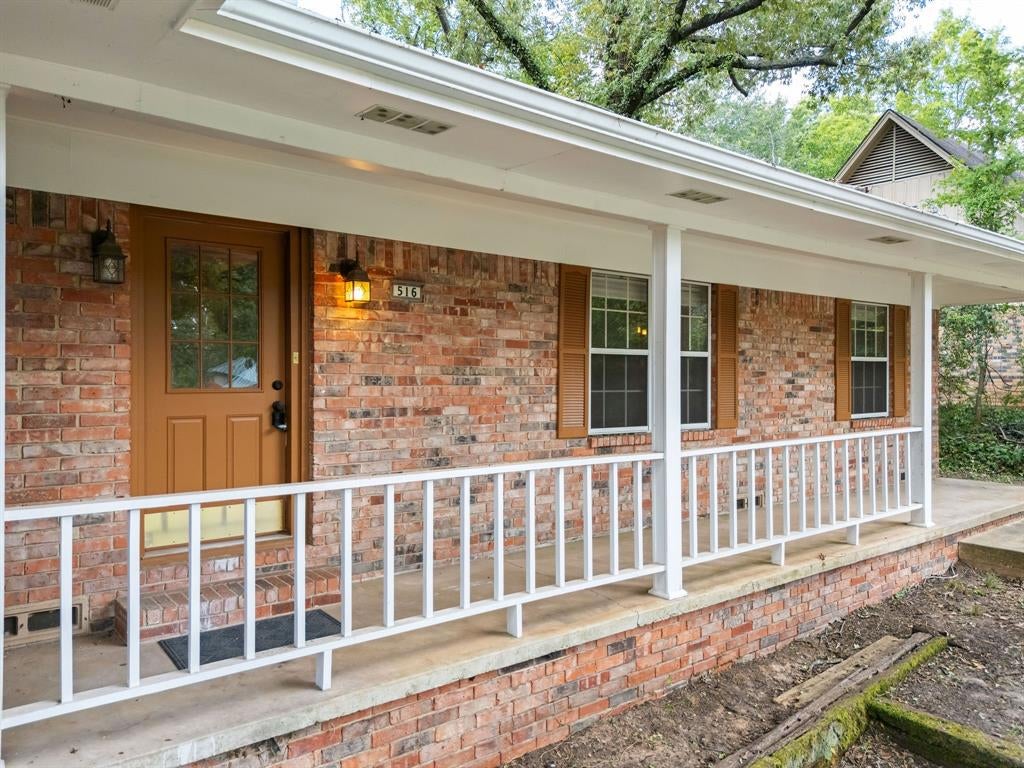 516 Azalea Lane