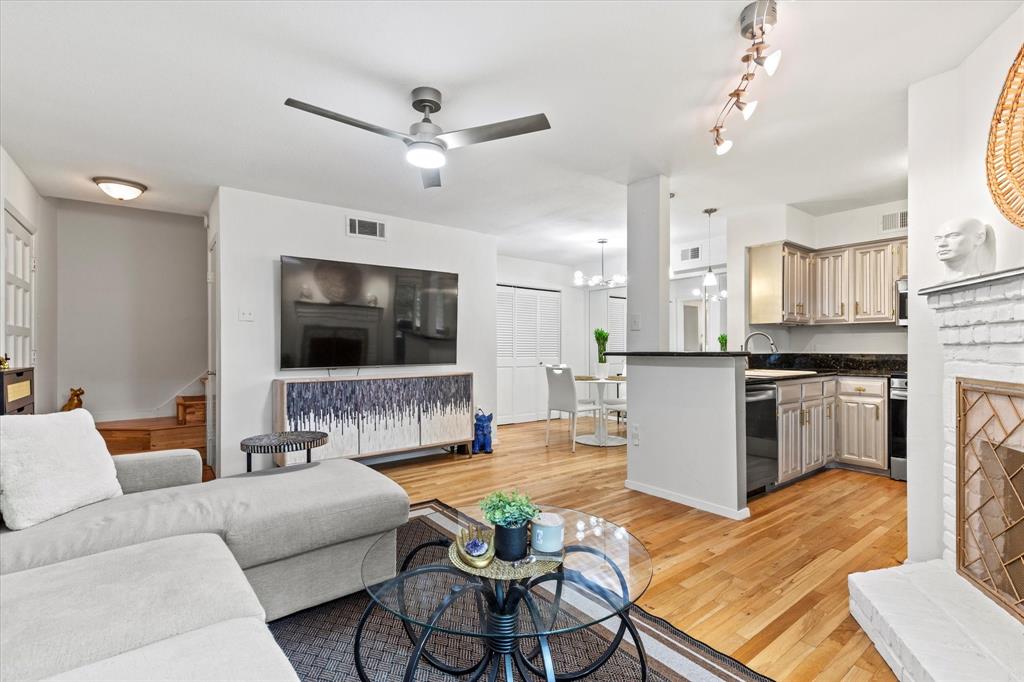 Preston Oaks Crossing Condos 01 & 02 - Residential