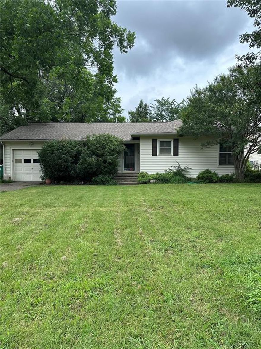 Charming 2-bedroom, 1-bath home at 916 Emery in Denton, TX! Ideally located near UNT, TWU, and the vibrant Denton Square, this cozy residence features a large backyard with a covered patio perfect for relaxing or entertaining. Enjoy the character of wood shutters and the convenience of a washer, dryer, and refrigerator—all included. Lawn maintenance is also covered. The home will be freshly painted. Don’t miss this great opportunity for comfort and location!