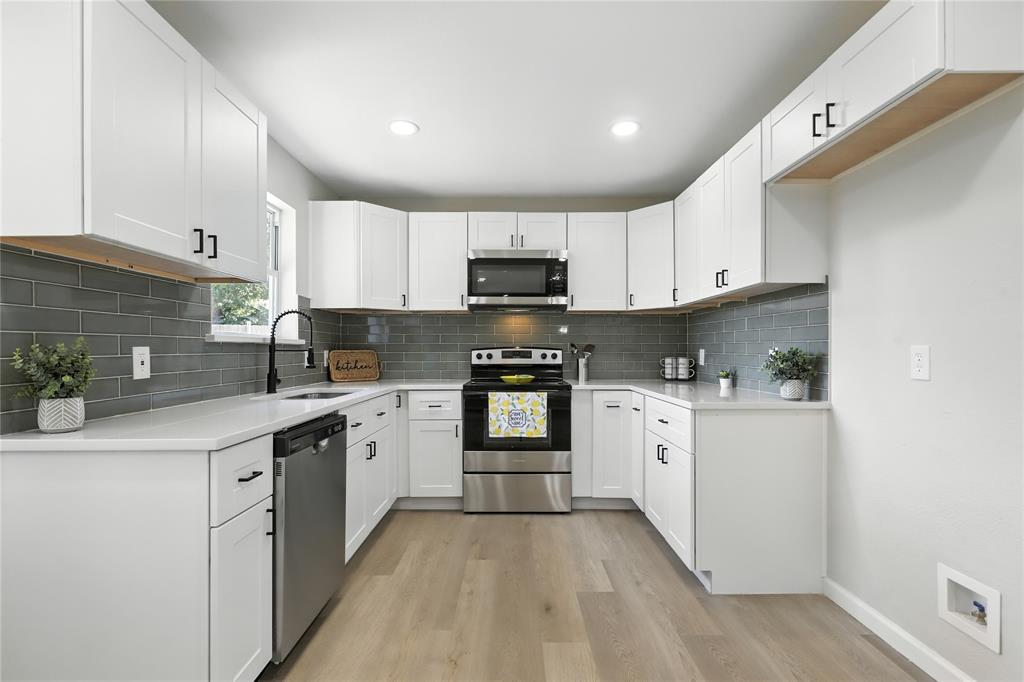 208 Roundtree Drive