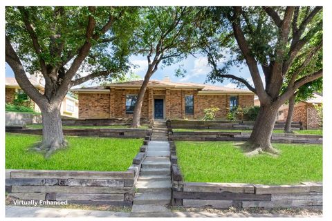 Photo of 1724 Saint James Drive, Carrollton, TX 75007 (MLS # 21166740)