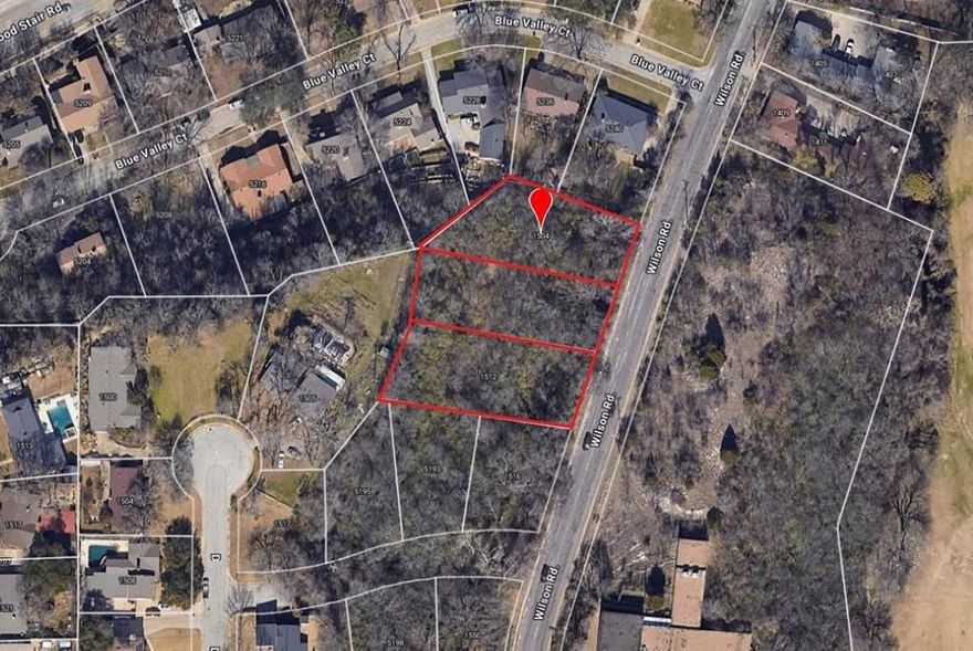 Great Builder Lot - there are 3 lots available and seller will offer a discount if purchasing all 3!
Located in a great Fort Worth Neighborhood, close to dining, shopping and downtown, lots of access to all city utilities.