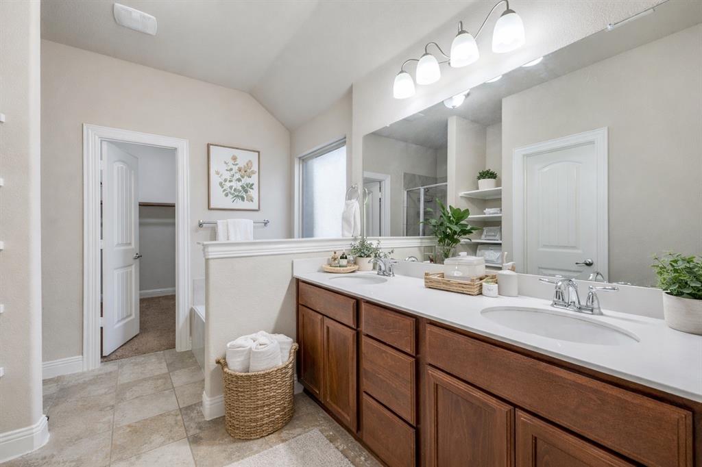 Rivendale By The Lake Ph 3 - Residential