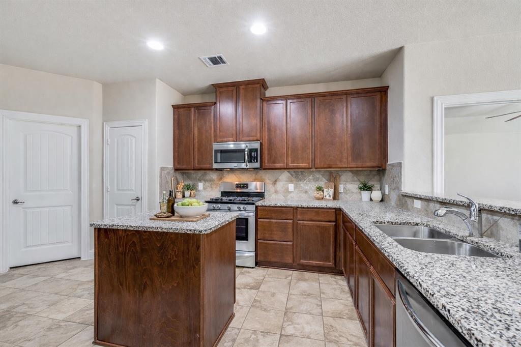 Rivendale By The Lake Ph 3 - Residential