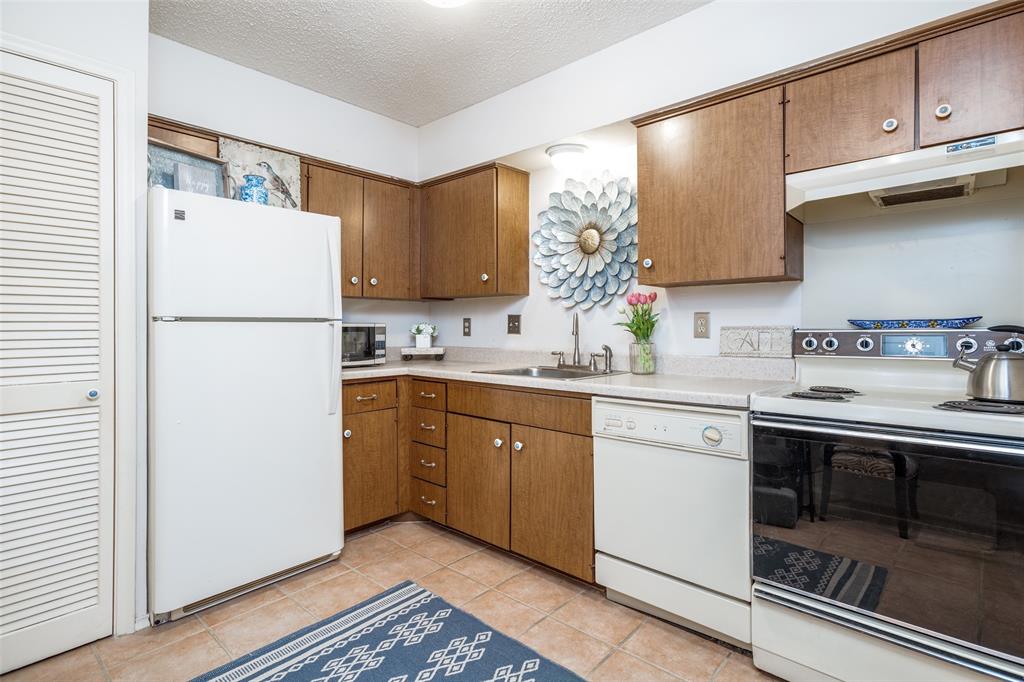 Carondelet Condo - Residential