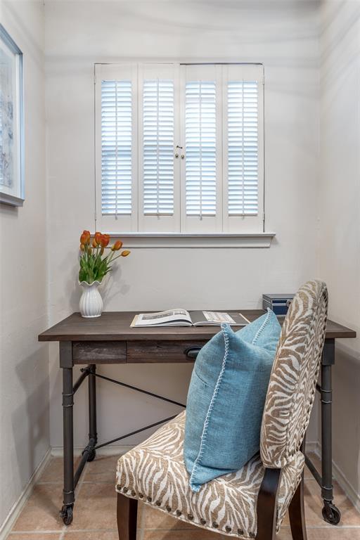 Carondelet Condo - Residential