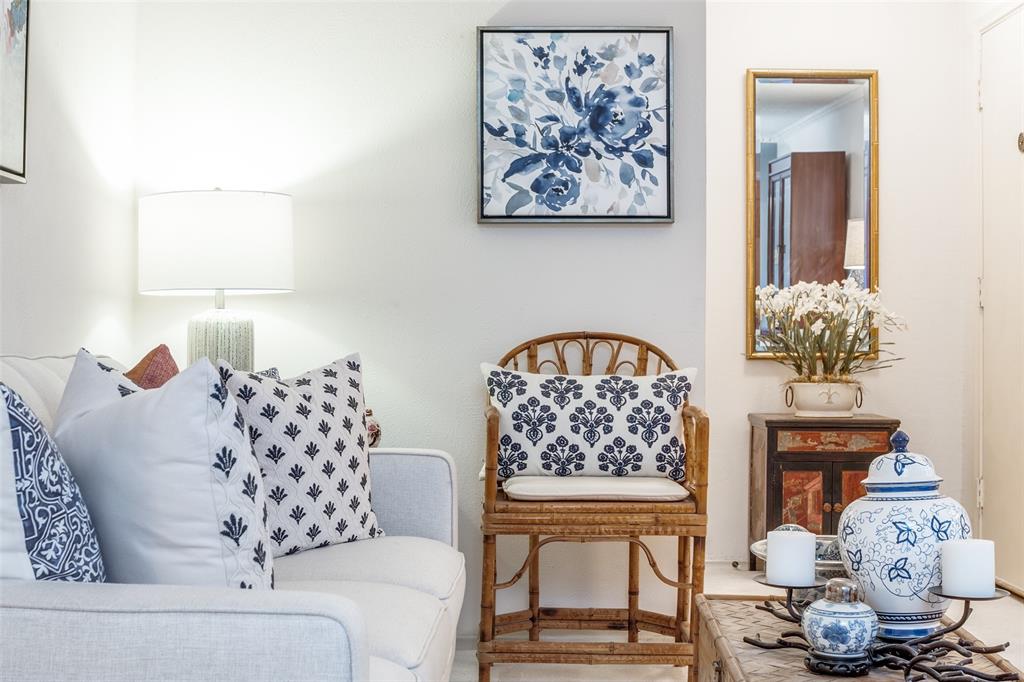 Carondelet Condo - Residential