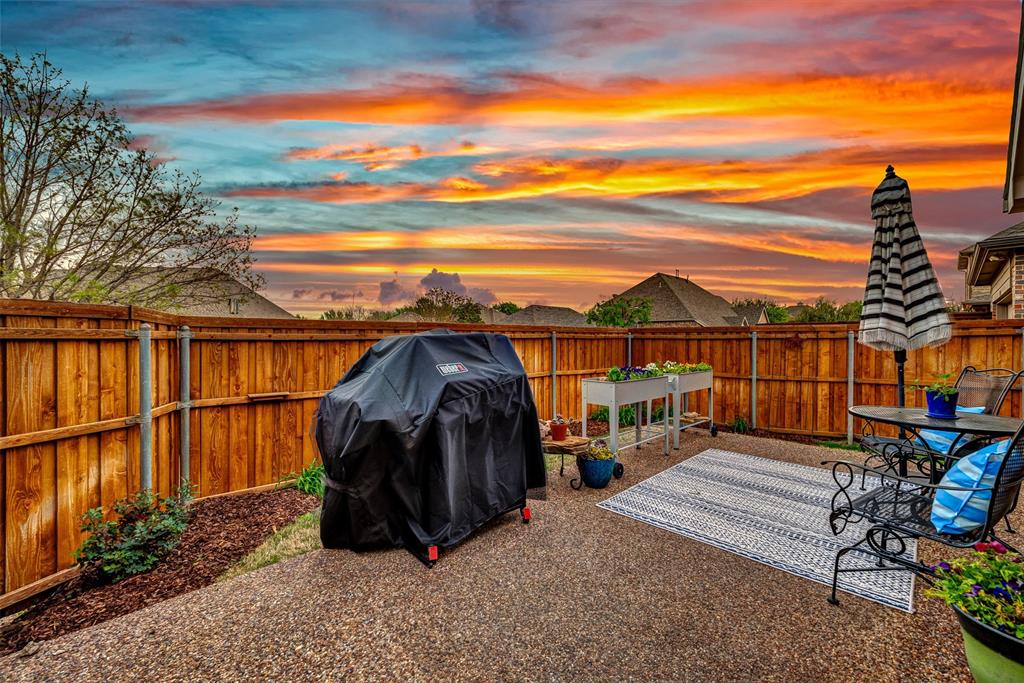 6810 Lee Meadow Drive