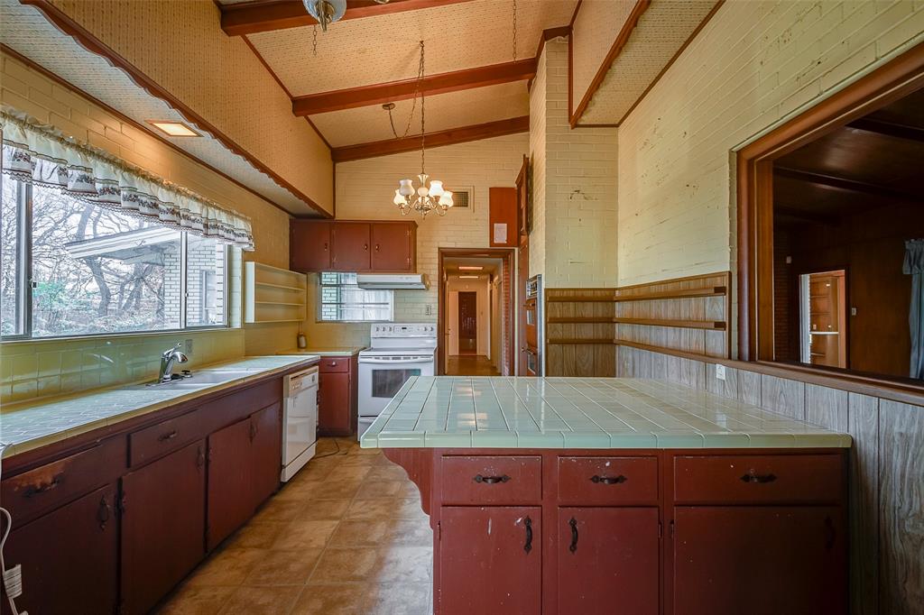 Grand Prairie, Texas 75050, United States, 3 Bedrooms Bedrooms, ,2 BathroomsBathrooms,Residential,Pending,17432