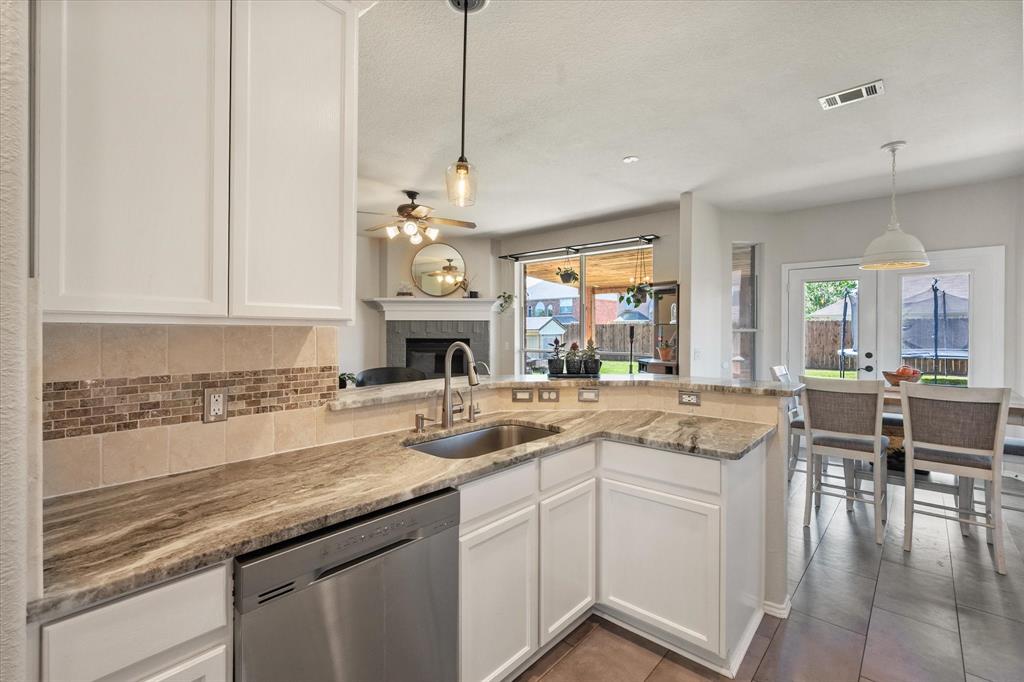 Mira Lagos - Residential