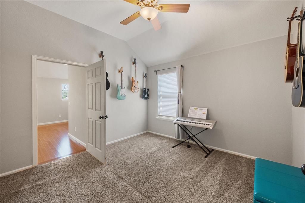 Mira Lagos - Residential