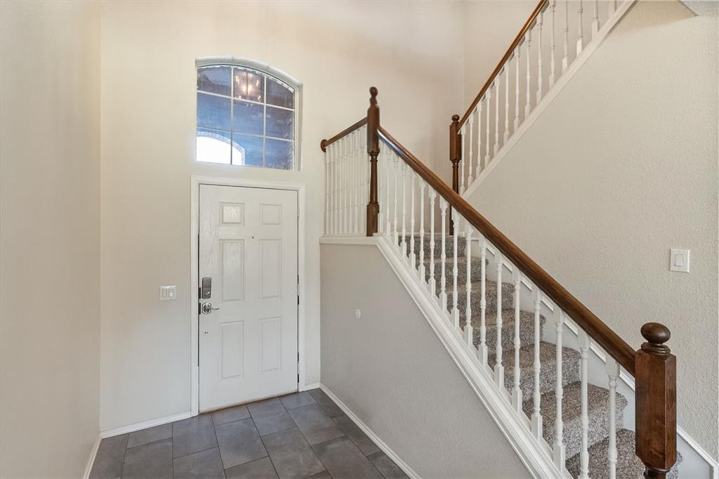 Mira Lagos - Residential