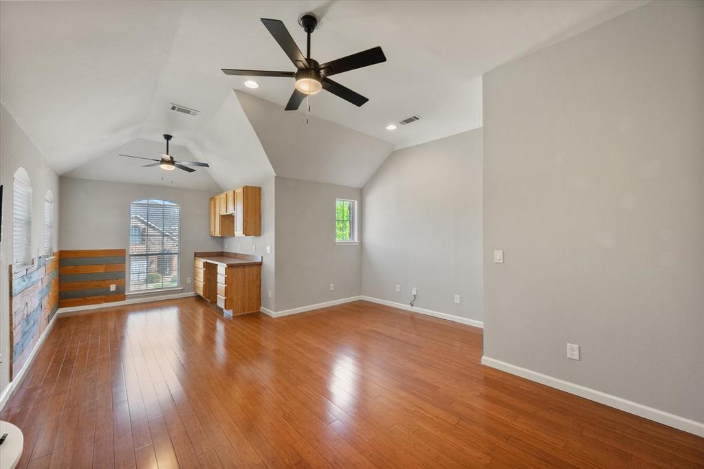 Mira Lagos - Residential