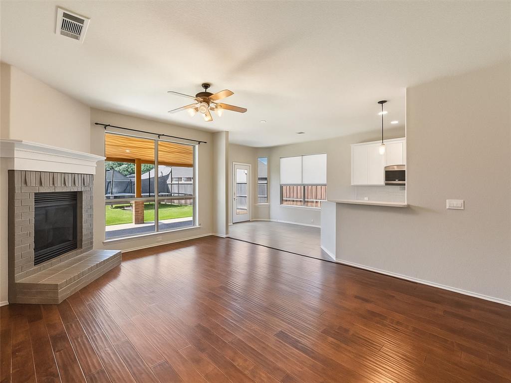 Mira Lagos - Residential