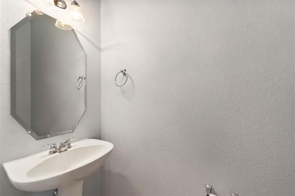 Mira Lagos - Residential