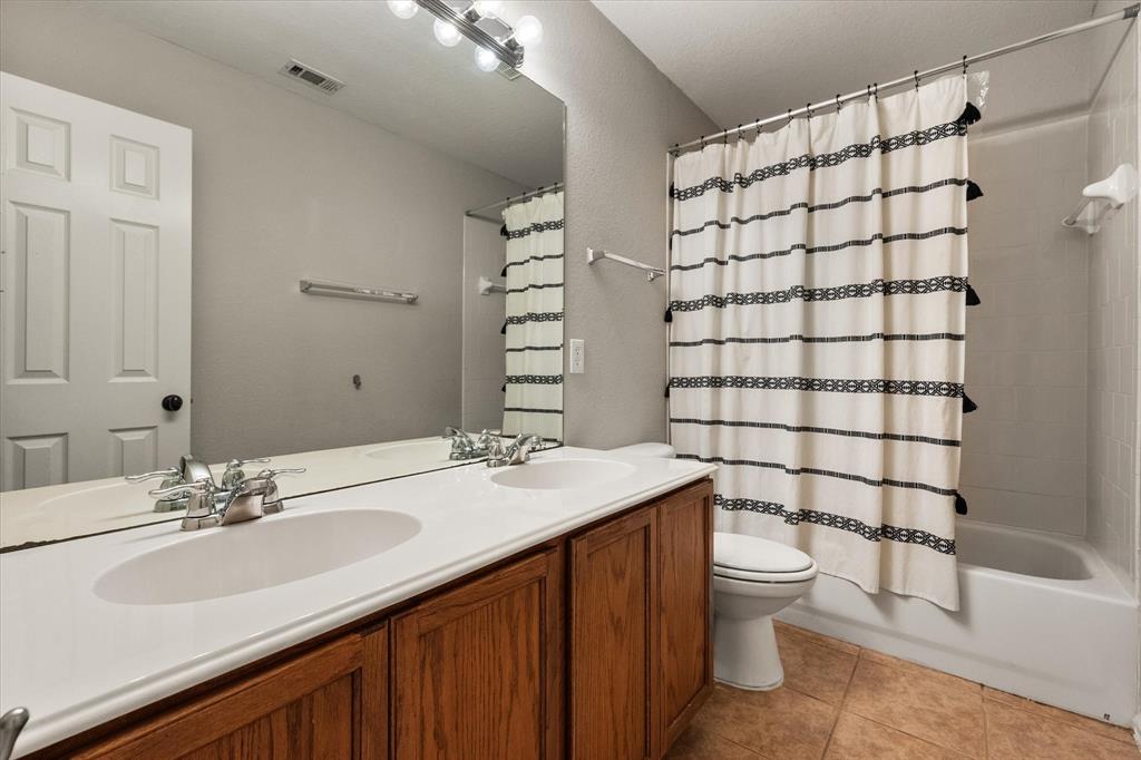 Mira Lagos - Residential