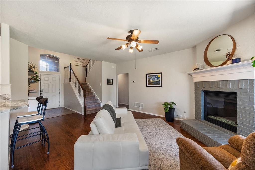 2815 S Serrano