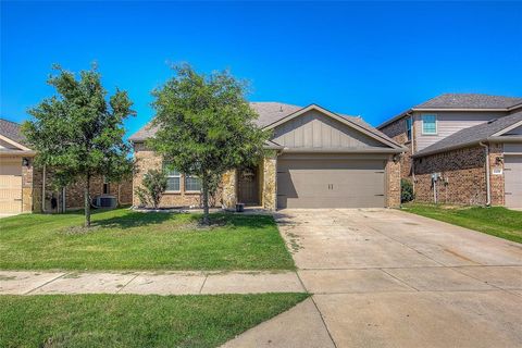 Single Family Residence in Royse City TX 1124 Basswood Lane.jpg