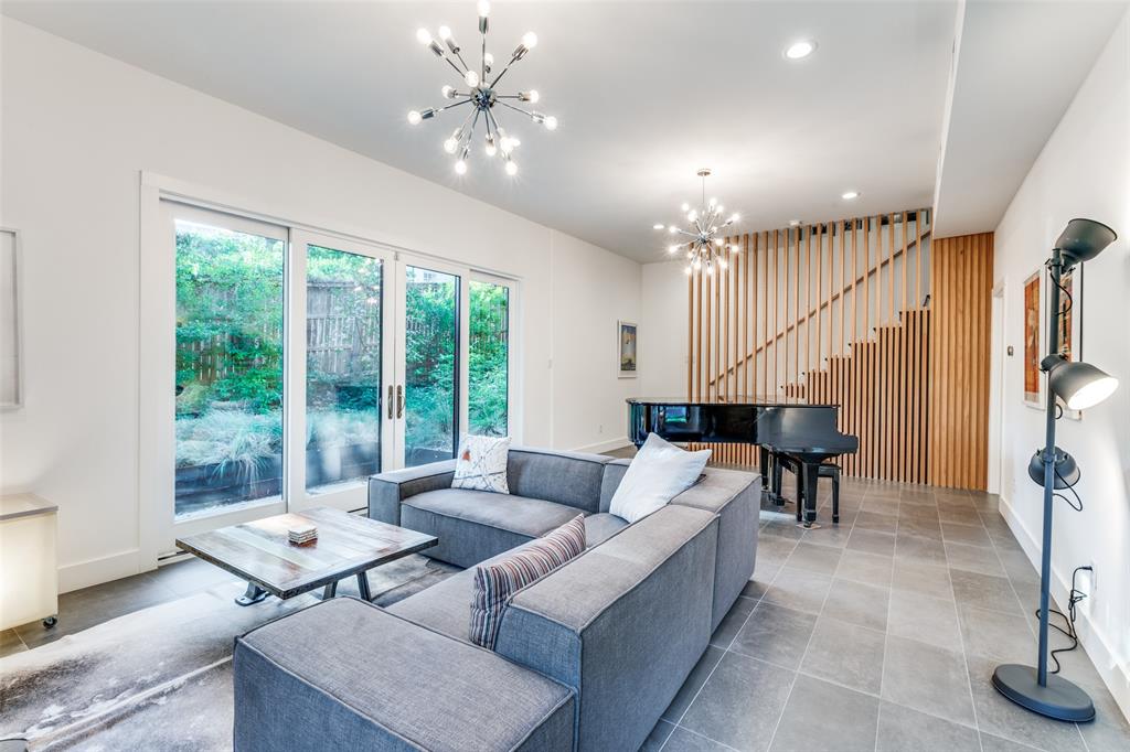 Crestwood - Residential