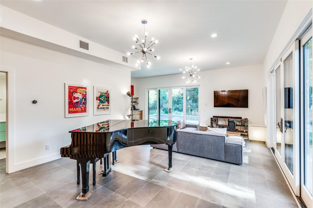 Crestwood - Residential