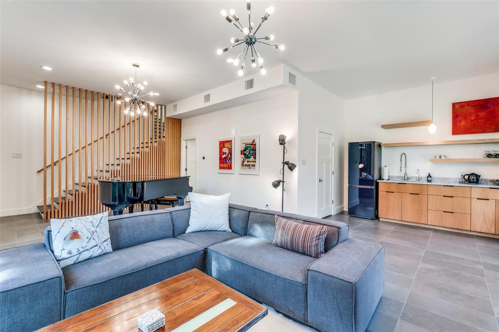 Crestwood - Residential