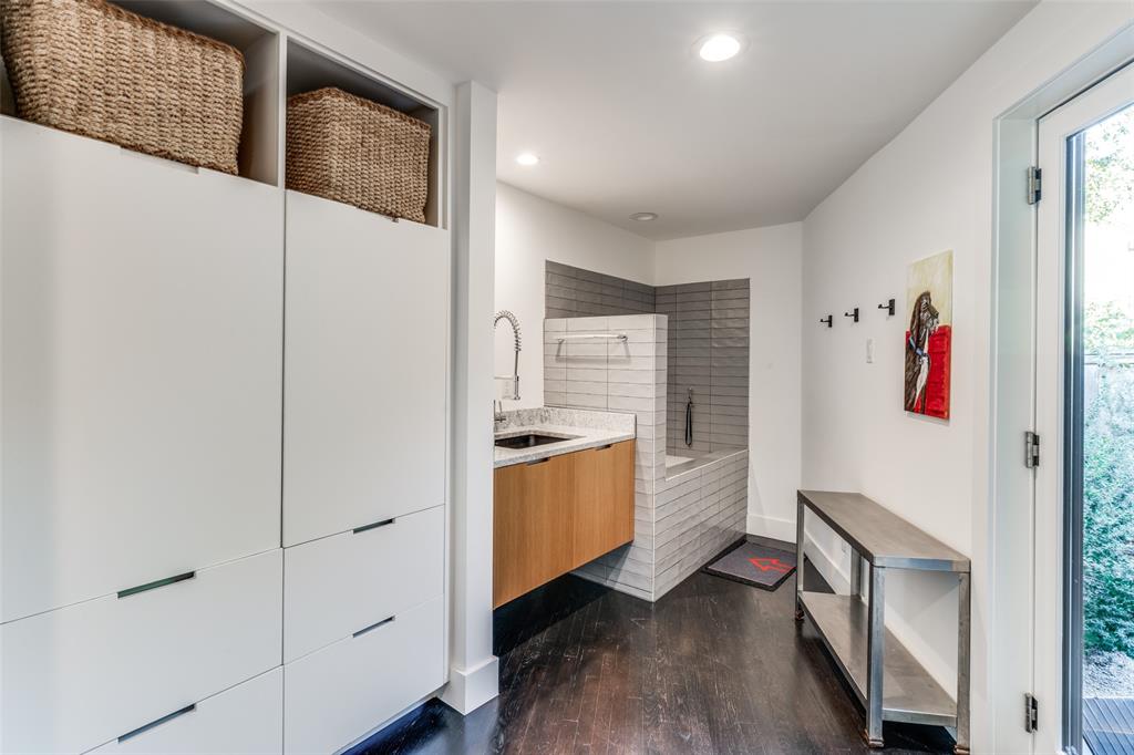 Crestwood - Residential