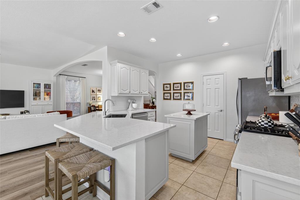 Fort Worth, Texas 76244, United States, 4 Bedrooms Bedrooms, ,3 BathroomsBathrooms,Residential,Active,191509