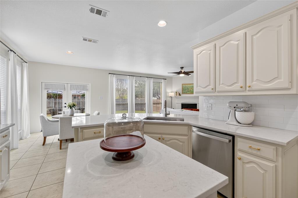 Fort Worth, Texas 76244, United States, 4 Bedrooms Bedrooms, ,3 BathroomsBathrooms,Residential,Active,191509