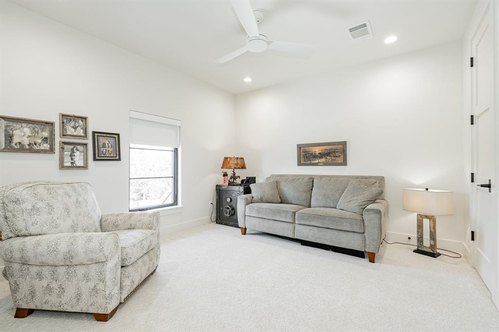 Loch Braeland - Residential