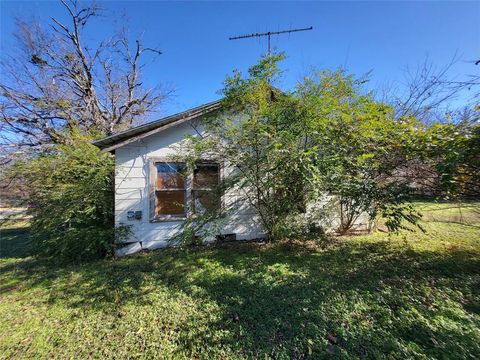 A home in Alvarado