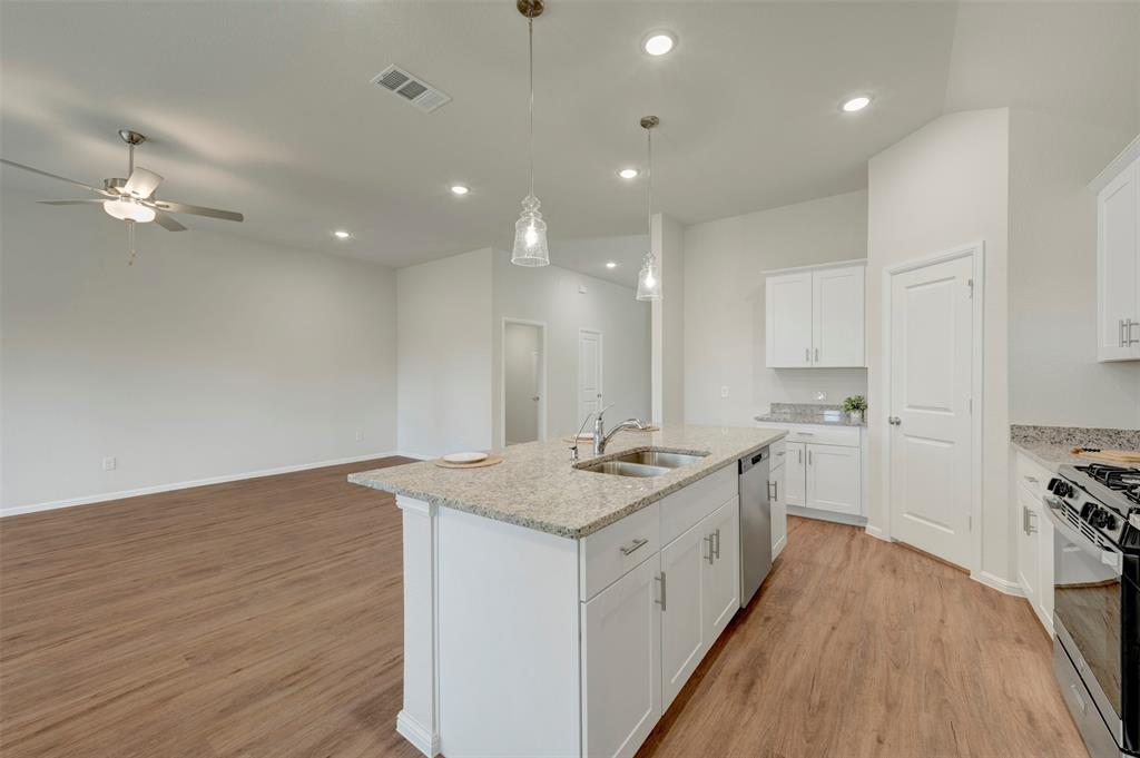 Sanderos - Residential