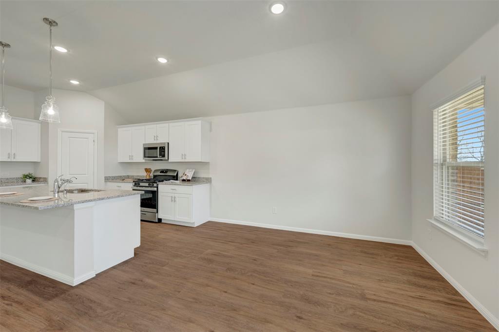 Sanderos - Residential