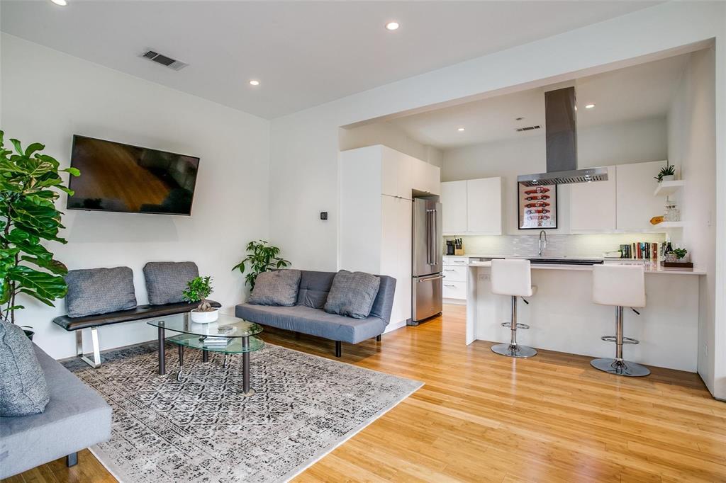 4401 Roseland Avenue A