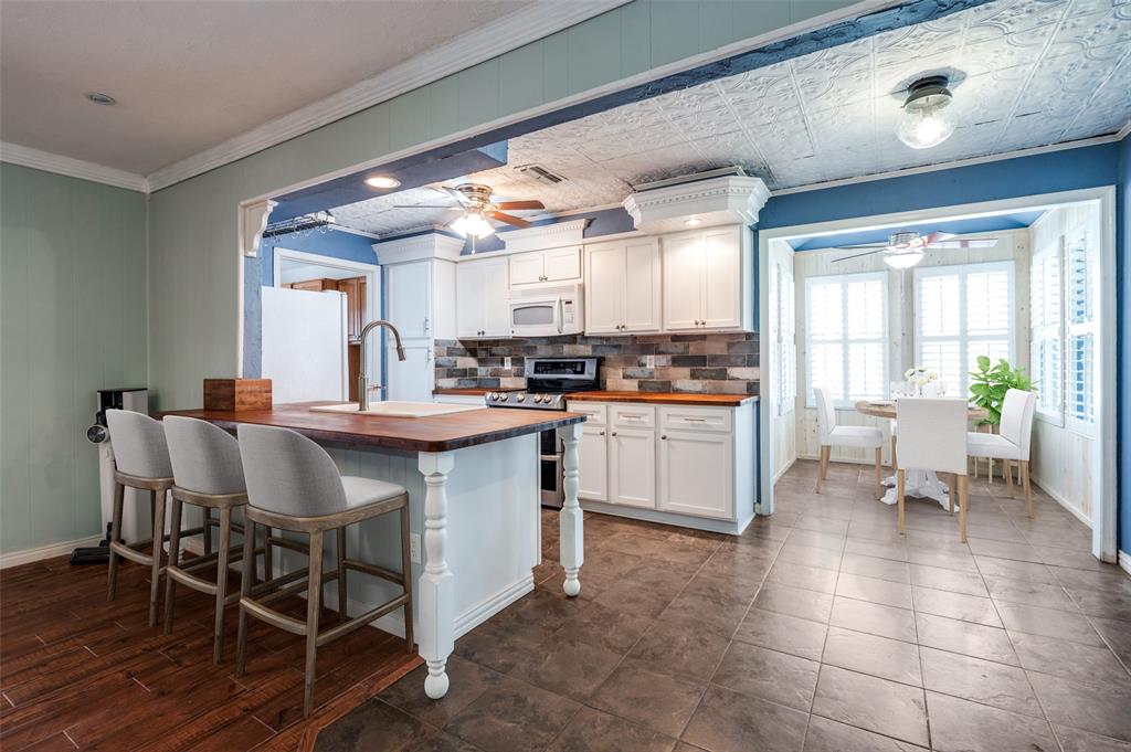 2508 Canterbury Drive