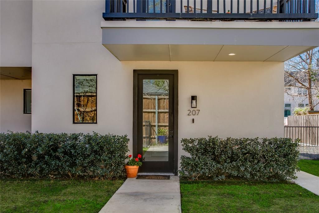 Photo of 4703 Munger Avenue #207, Dallas, TX 75204 (MLS # 21215275)