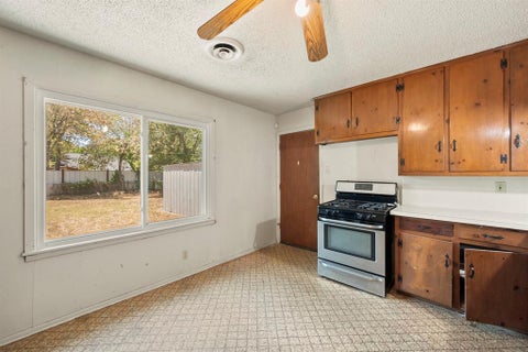 Tiny photo for 4816 Eastover Avenue, Fort Worth, TX 76119 (MLS # 21338669)