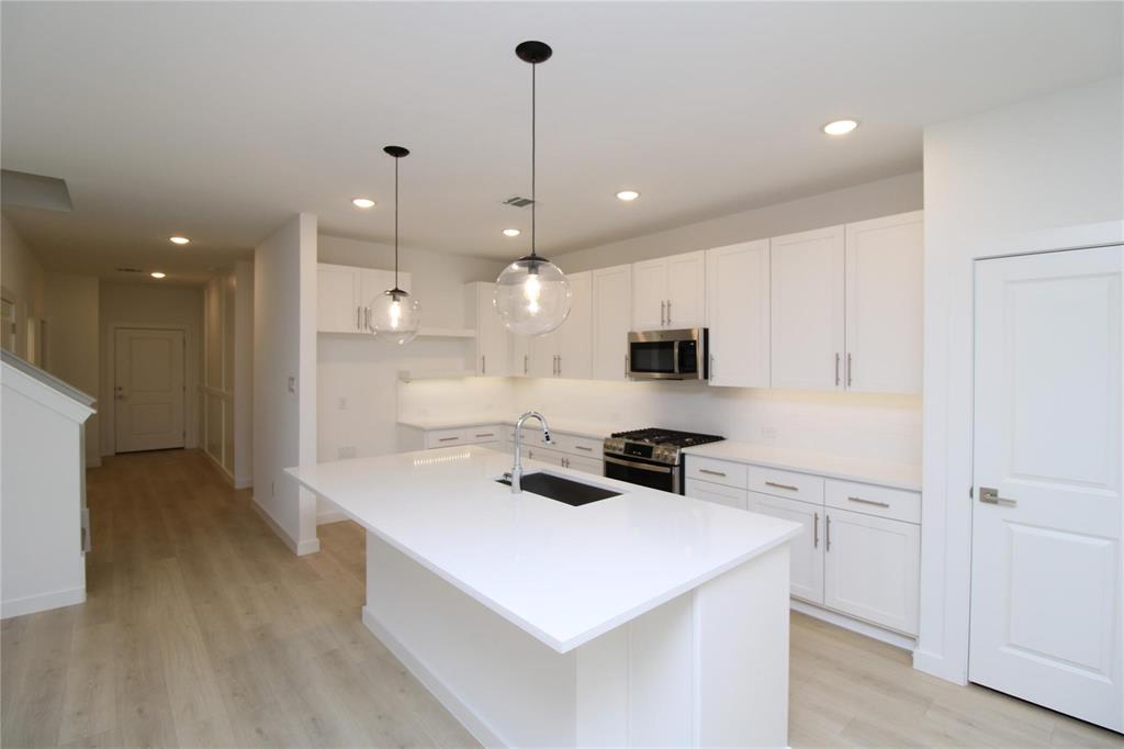 ROLLING RIDGE PHASE 1 - Residential Lease