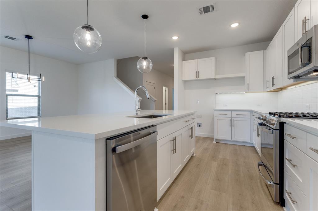 ROLLING RIDGE PHASE 1 - Residential Lease