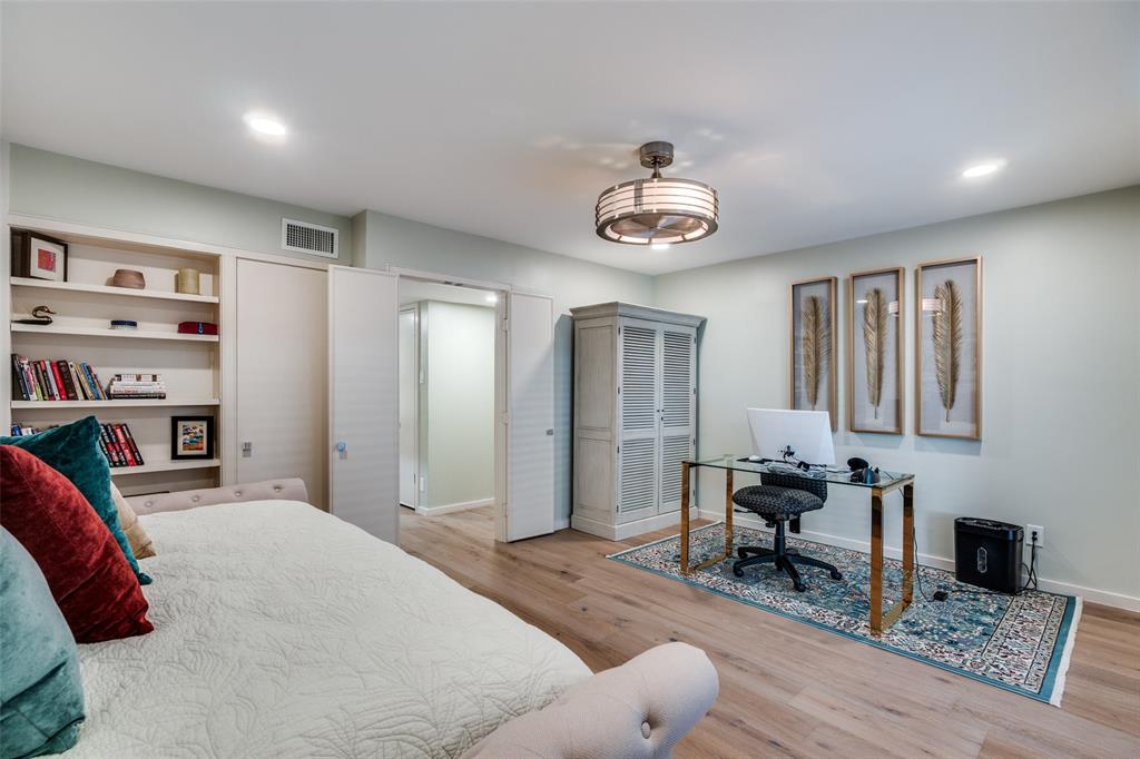 Park Carillon Condo - Residential