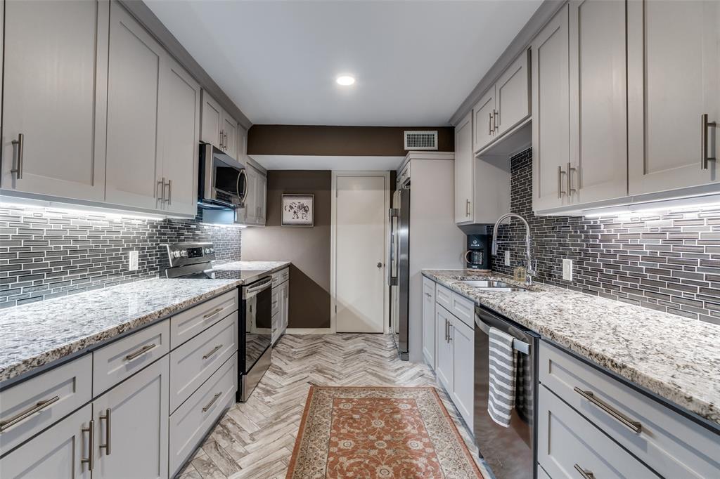 Park Carillon Condo - Residential