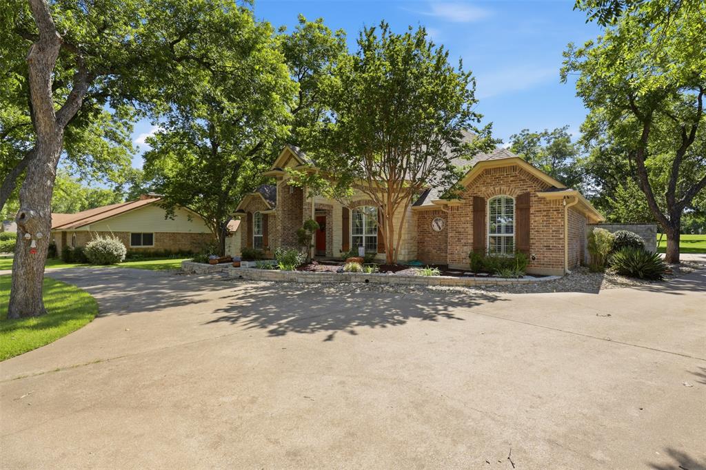 8904 Woodlawn Drive