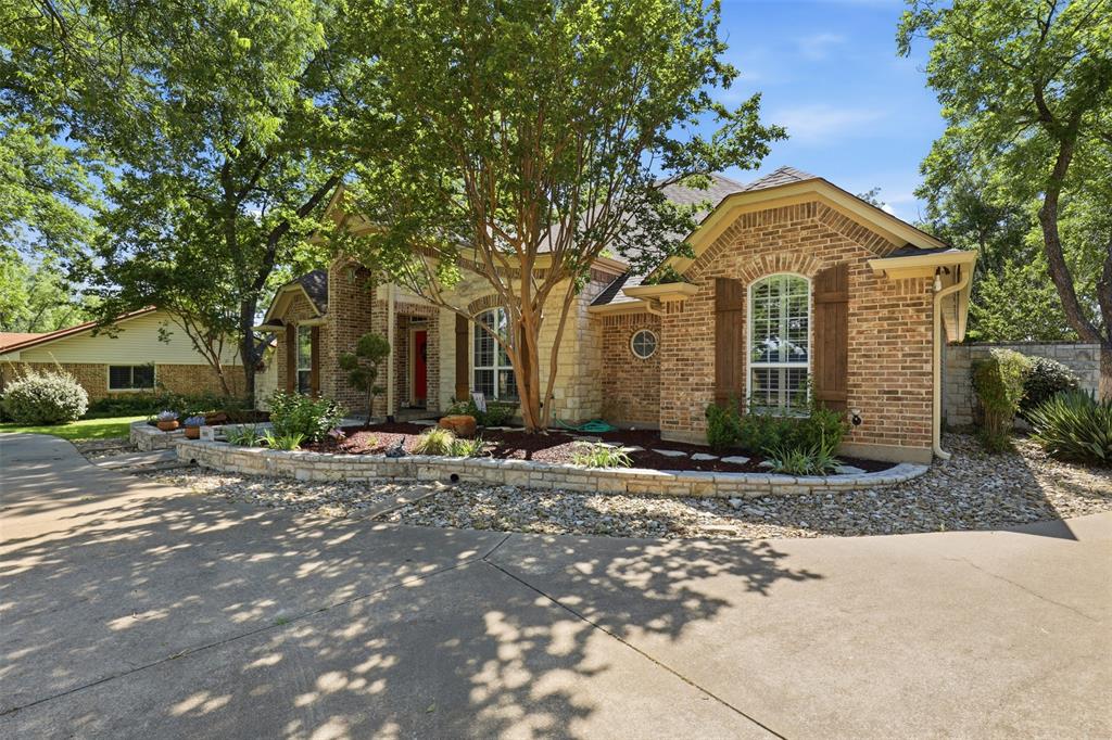 8904 Woodlawn Drive