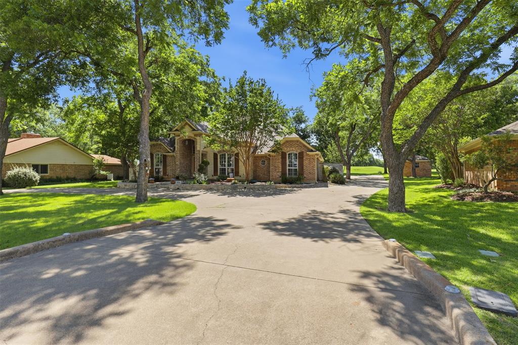 8904 Woodlawn Drive